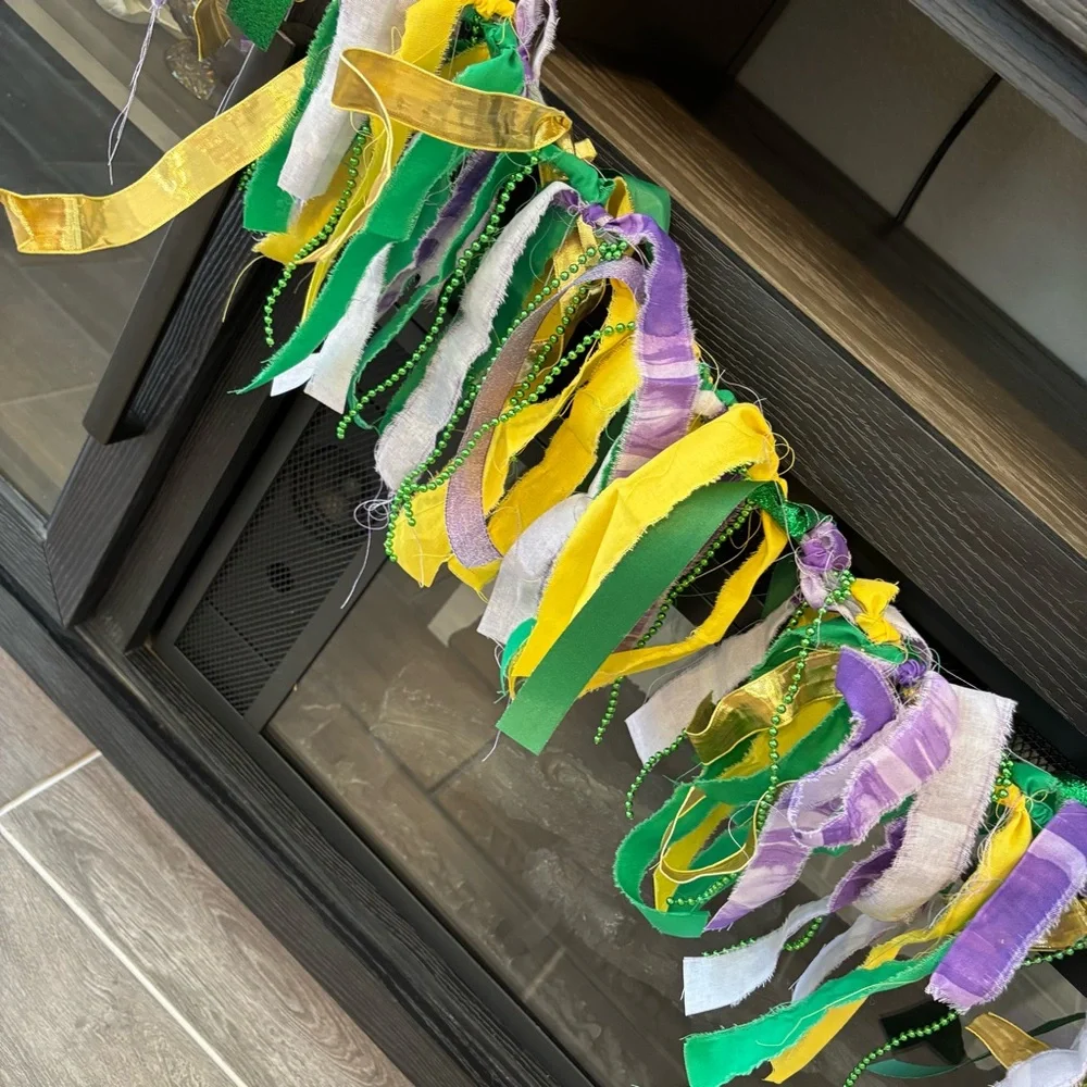 Mardi Gras Garland